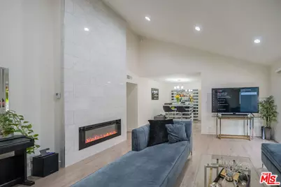 15425 Sherman Way #241, Los Angeles, CA 91406 - Photo 3