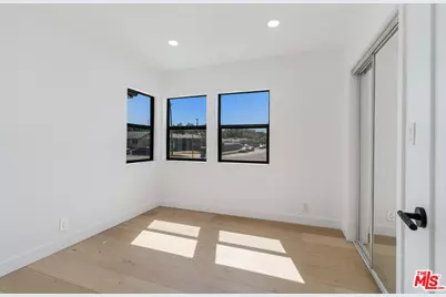 6150 Sylvia Ave, Tarzana, CA 91335 - Photo 13