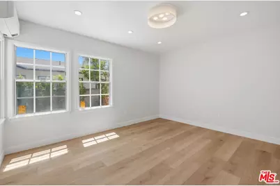 9470 S Harvard Blvd, Los Angeles, CA 90047 - Photo 13