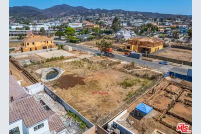 851 Toyopa Dr, Los Angeles, CA 90272 - Photo 13