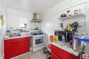 1363 E 49th St, Los Angeles, CA 90011 - Photo 19