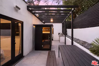 8061 Woodland Ln, Los Angeles, CA 90046 - Photo 27