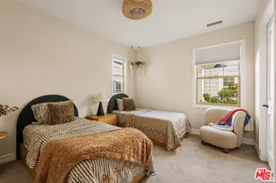 7585 Shore Cliff Dr, Los Angeles, CA 90045 - Photo 35