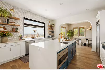 7585 Shore Cliff Dr, Los Angeles, CA 90045 - Photo 13