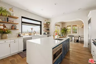 7585 Shore Cliff Dr, Los Angeles, CA 90045 - Photo 13