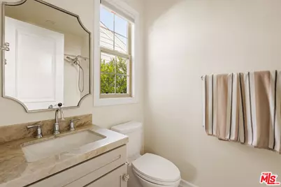 7585 Shore Cliff Dr, Los Angeles, CA 90045 - Photo 35