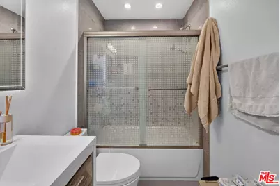 552 E Palm Ave #C, Burbank, CA 91501 - Photo 21