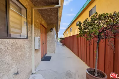 552 E Palm Ave #C, Burbank, CA 91501 - Photo 3