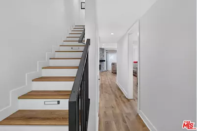 552 E Palm Ave #C, Burbank, CA 91501 - Photo 5