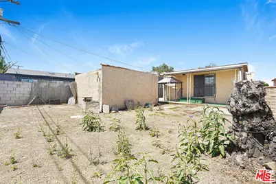 9136 S Harvard Blvd, Los Angeles, CA 90047 - Photo 15