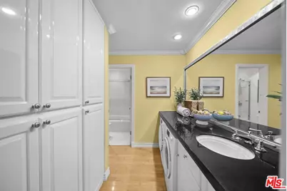 630 Idaho Ave #204, Santa Monica, CA 90403 - Photo 17