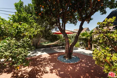 2915 S Budlong Ave, Los Angeles, CA 90007 - Photo 47