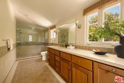 159 N Cliffwood Ave, Los Angeles, CA 90049 - Photo 17