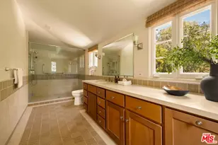 159 N Cliffwood Ave, Los Angeles, CA 90049 - Photo 17