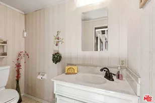 15203 Camarillo St, Sherman Oaks, CA 91403 - Photo 9