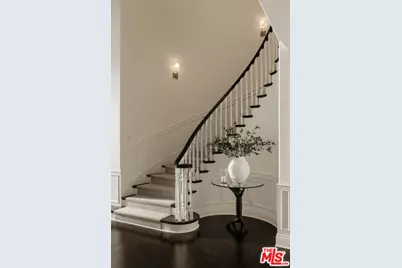 1228 Amalfi Dr, Los Angeles, CA 90272 - Photo 11