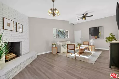 27706 Haxton Dr, Santa Clarita, CA 91351 - Photo 9