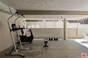 525 N Sycamore Ave, Los Angeles, CA 90036 - Photo 17