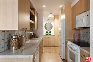 525 N Sycamore Ave, Los Angeles, CA 90036 - Photo 9