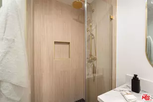3875 Middlebury St, Los Angeles, CA 90004 - Photo 11