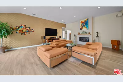 6015 Topeka Dr, Tarzana, CA 91356 - Photo 5