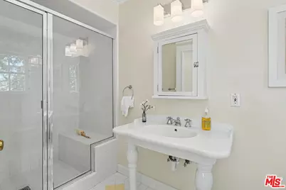 336 Loring Ave, Los Angeles, CA 90024 - Photo 53