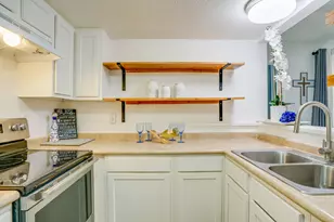 302 E Chestnut Ave, Santa Ana, CA 92701 - Photo 9