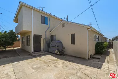 11612 Cimarron Ave, Hawthorne, CA 90250 - Photo 7