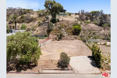 826 Jacon Way, Los Angeles, CA 90272 - Photo 1