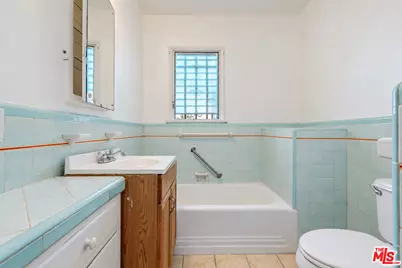 1036 S Genesee Ave, Los Angeles, CA 90019 - Photo 9