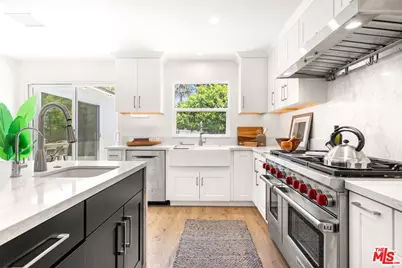4338 Campbell Dr, Los Angeles, CA 90066 - Photo 17