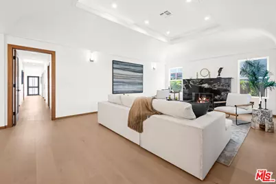 348 S Orange Dr, Los Angeles, CA 90036 - Photo 3