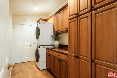 5744 Hempstead Dr, Agoura Hills, CA 91301 - Photo 43