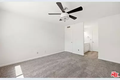 24817 Sand Wedge Ln, Santa Clarita, CA 91355 - Photo 11