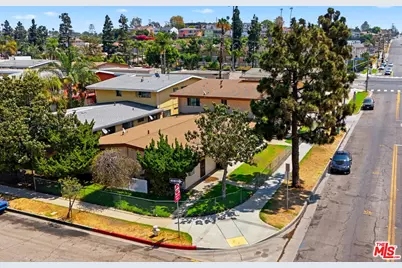 10242 S 10th Ave, Inglewood, CA 90303 - Photo 3
