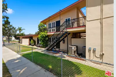 10242 S 10th Ave, Inglewood, CA 90303 - Photo 9