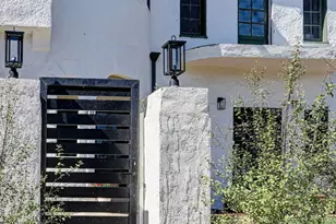 1801 S Sycamore Ave, Los Angeles, CA 90019 - Photo 3