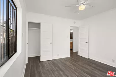 1333 W 57th St, Los Angeles, CA 90037 - Photo 17