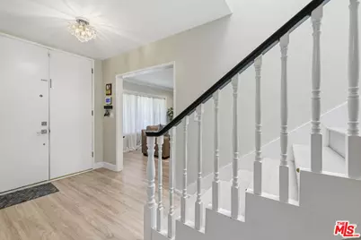 5220 Mary Ellen Ave, Sherman Oaks, CA 91401 - Photo 19
