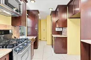 5760 Valley Ridge Dr, Los Angeles, CA 90043 - Photo 13