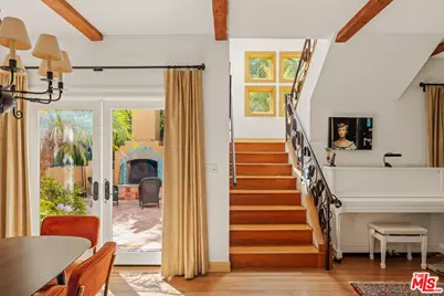 8935 Hollywood Hills Rd, Los Angeles, CA 90046 - Photo 11
