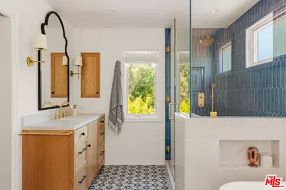 8935 Hollywood Hills Rd, Los Angeles, CA 90046 - Photo 13