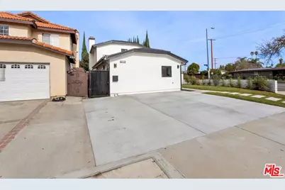 19701 Blythe St, Los Angeles, CA 91306 - Photo 37