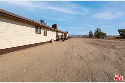 1401 60th St, Rosamond, CA 93560 - Photo 29
