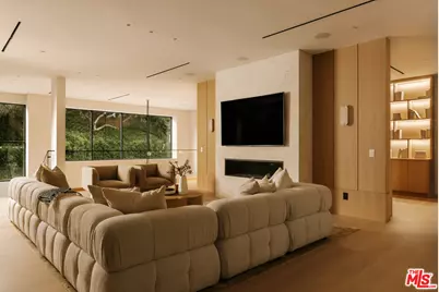 2130 Mandeville Canyon Rd, Los Angeles, CA 90049 - Photo 21