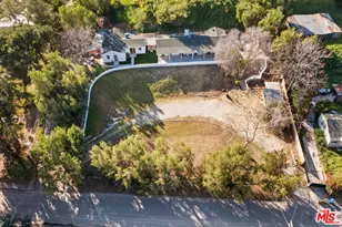 10327 Wheatland Ave, Sunland, CA 91040 - Photo 19