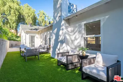 10327 Wheatland Ave, Sunland, CA 91040 - Photo 13