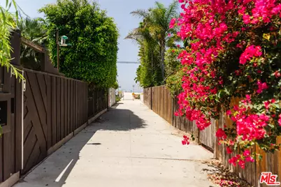 34 Galleon St, Marina del Rey, CA 90292 - Photo 13