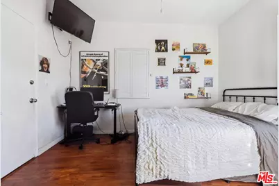 2651 Van Buren Pl, Los Angeles, CA 90007 - Photo 13