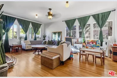 2651 Van Buren Pl, Los Angeles, CA 90007 - Photo 5